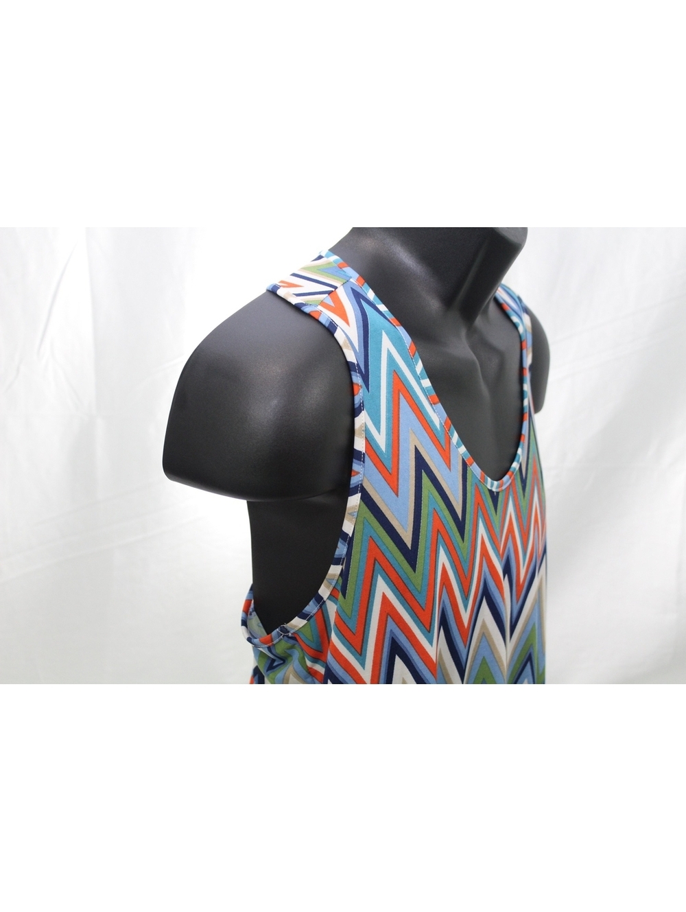 Everly Grey Womens Maternity Racer Back Tank Top Scoop Neck Shirt Zig Zag Medium - Picture 4 of 8